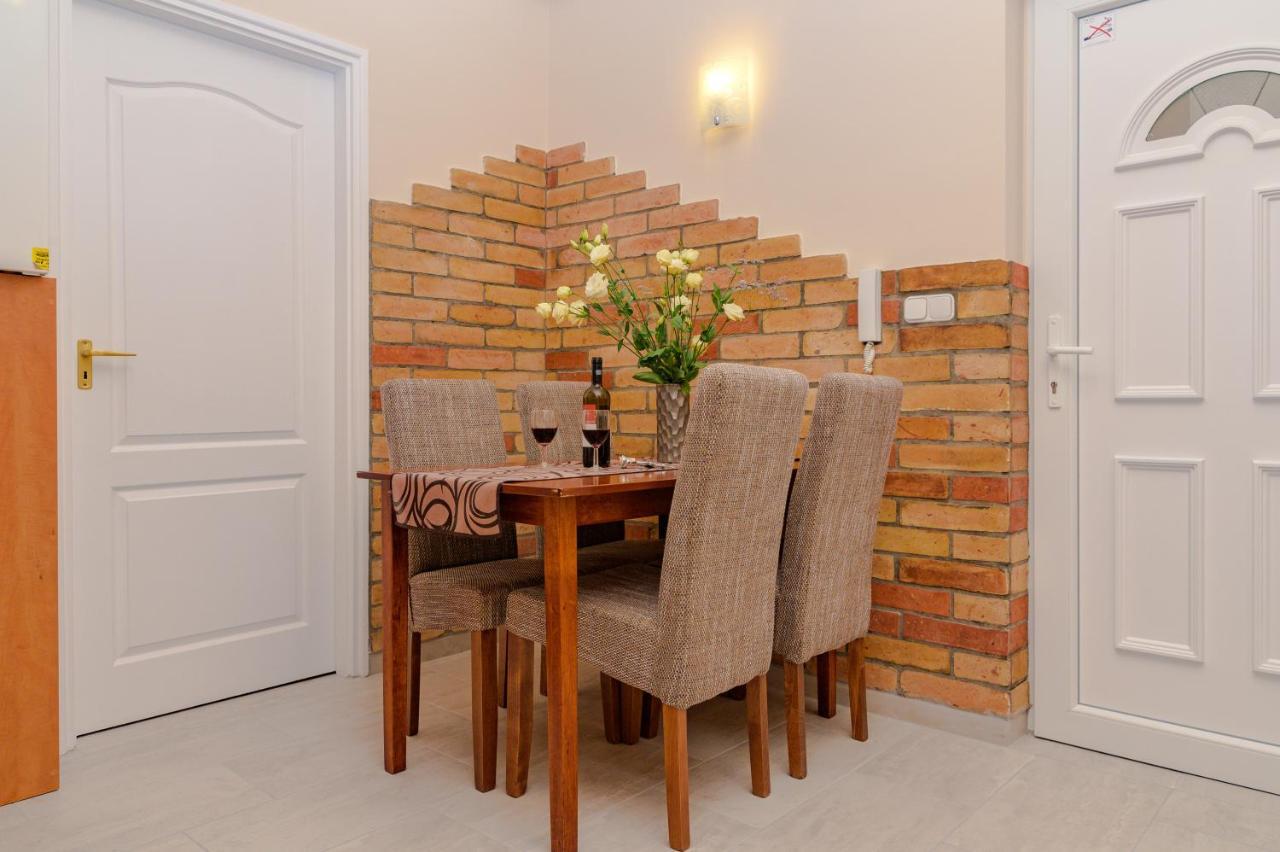 Illes Apartmanok Ii. Hajdúszoboszló Exterior foto