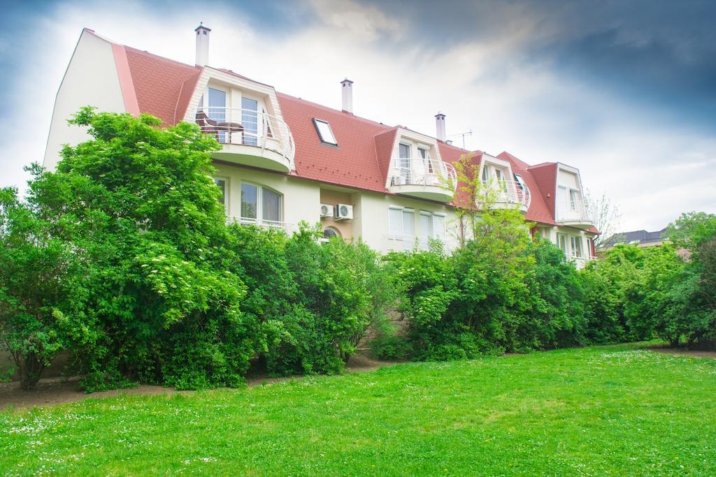 Illes Apartmanok Ii. Hajdúszoboszló Exterior foto